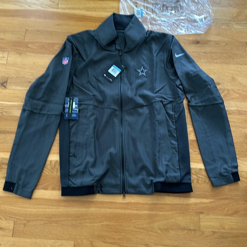 NWT Nike Dallas Cowboys On Field Apparel Gray Rain Jacket Size Medium